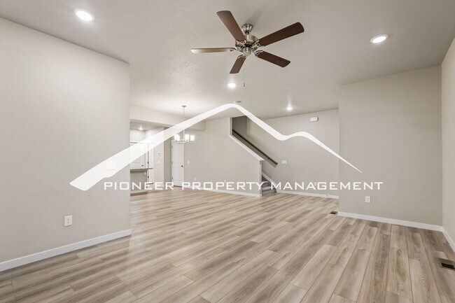 Foto del edificio - Spacious 4-Bedroom Home with Newly Finished Basement Near COS Airport, Fort Carson & Peterson SFB