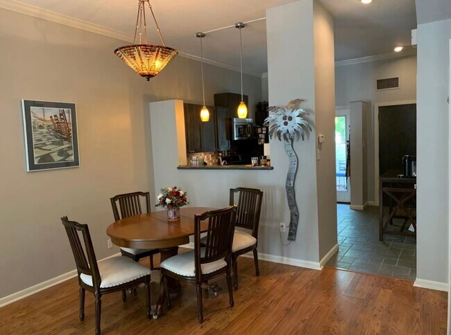 Foto del edificio - 430 E Park Ave