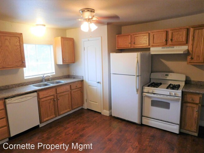 Building Photo - 2318 Oakmont St