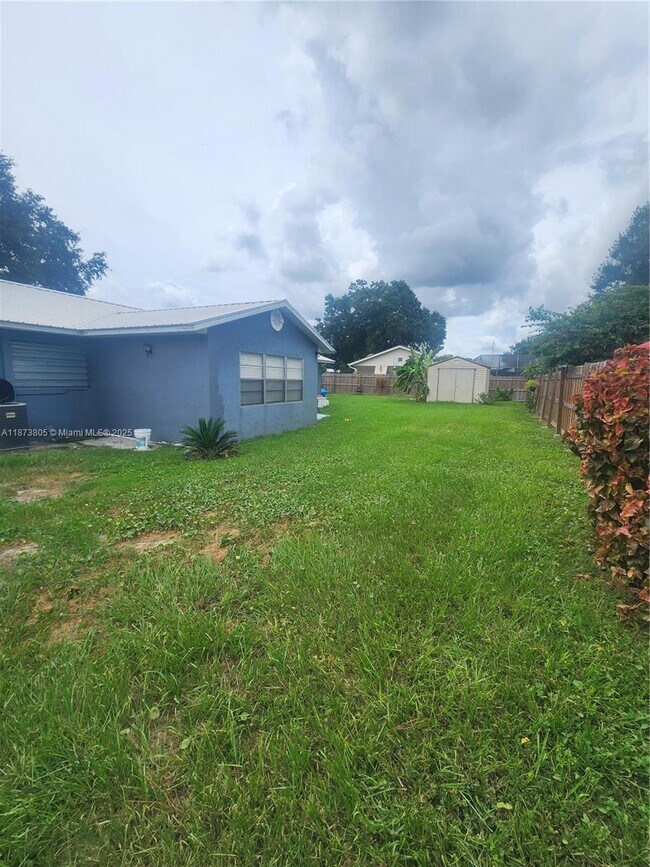 Building Photo - 3012 Parkwood Rd