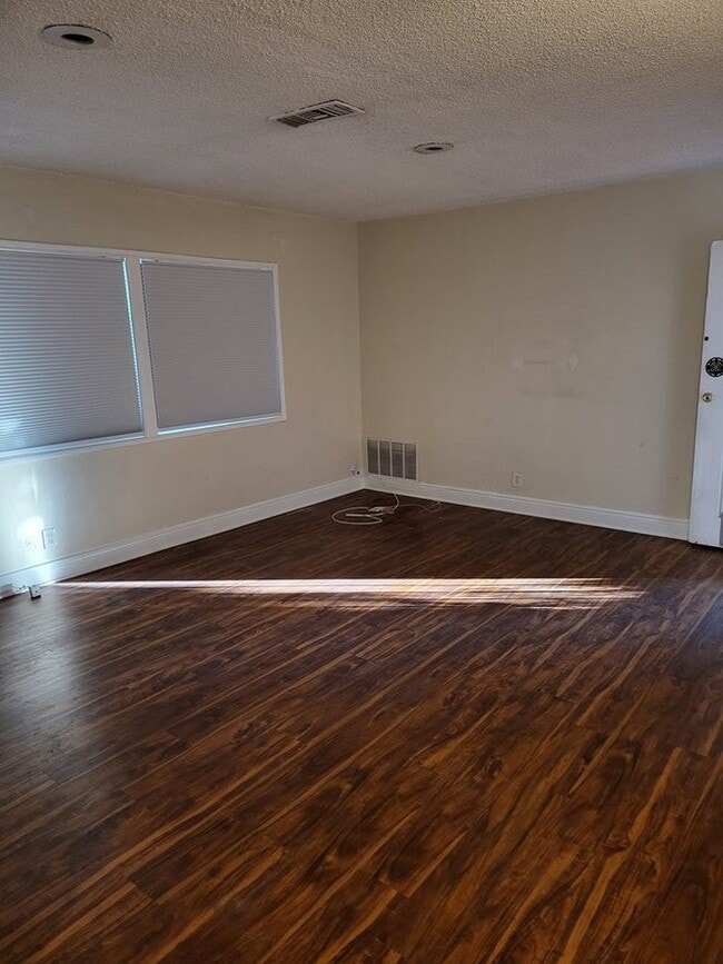 Foto del edificio - 1323 W Mauretania St