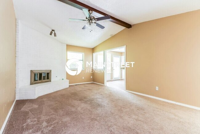 Building Photo - 3 Bedroom Pet-Friendly Home in Edmond, OK with Main Street Renewal