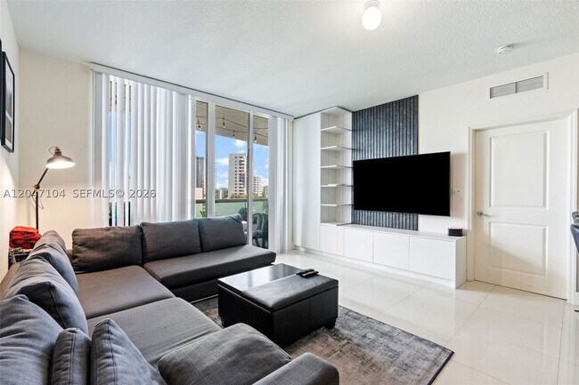 Foto del edificio - 7900 Harbor Island Dr