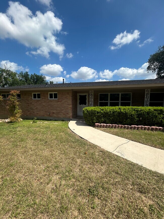 Foto del edificio - 110 Northaven Dr