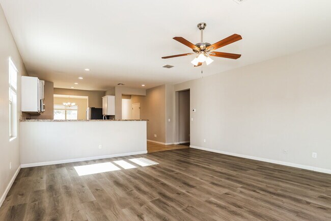 Building Photo - 4887 S 245th Ln