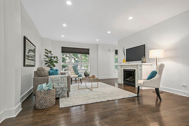 Foto del edificio - 8146 Lincoln Ave