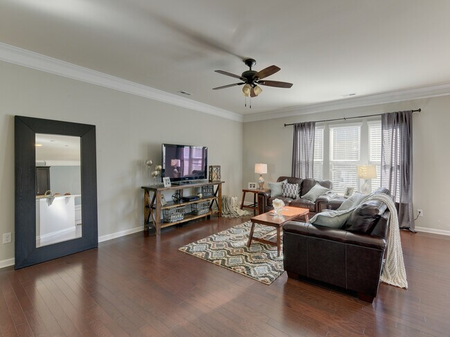 Foto del edificio - 5907 Carrollton Ln