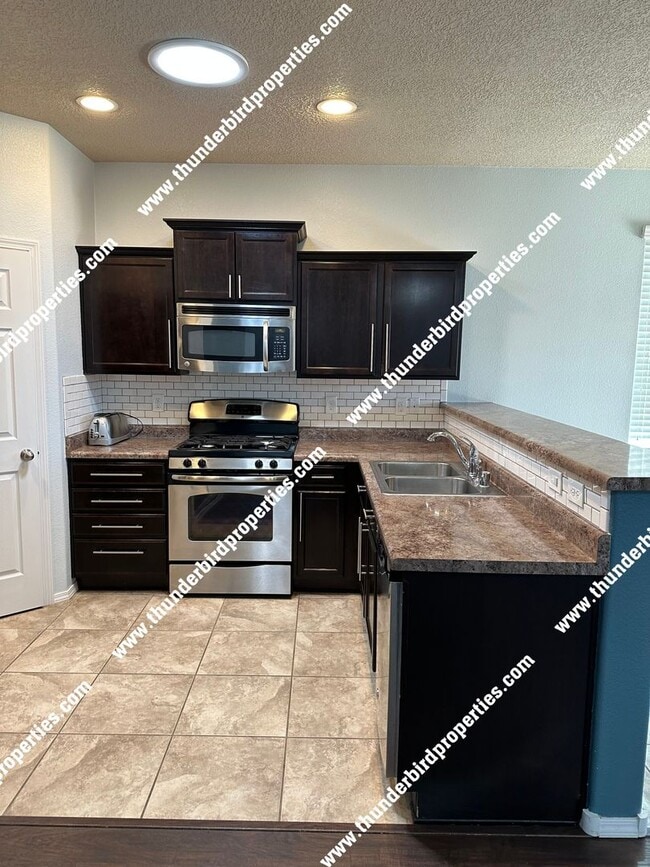 Building Photo - Volterra Beauty