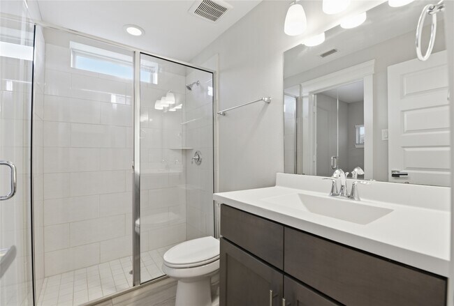 Foto del edificio - 819 Algona Ave