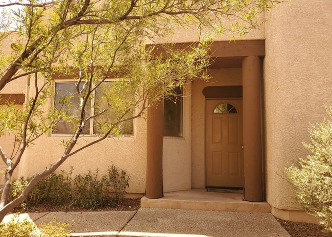 Foto del edificio - Central Tucson, close to everything, community pool