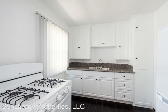 Building Photo - 455 Magnolia Ave