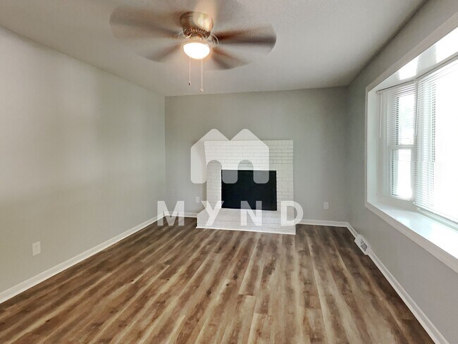 Building Photo - 4010 Angus Dr
