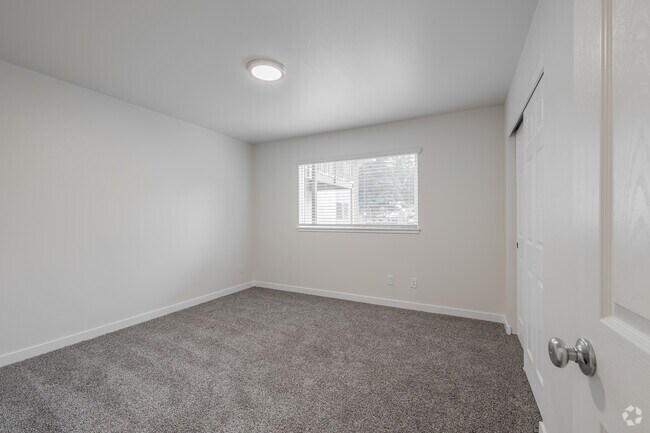2 habitaciones, 1 baño - 714 pies cuadrados - Dormitorio principal - Westview Terrace