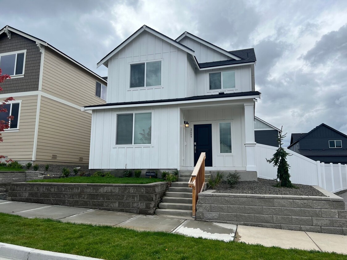 Primary Photo - Newly Built 4 Bed, 2.5 Bath Townhouse w/ 2...