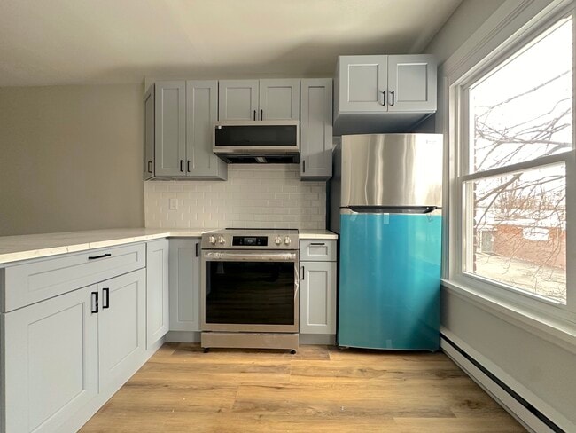 Building Photo - 190 N Miller St