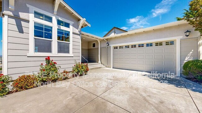 Building Photo - 219 Mission Dr