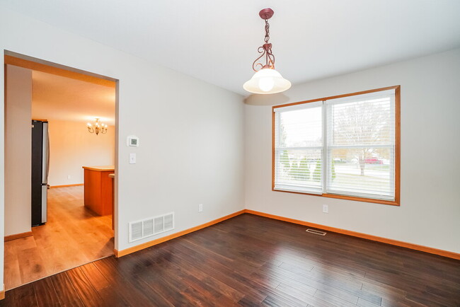 Foto del edificio - 3175 Weeping Spruce Dr