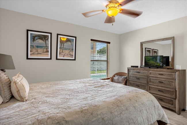 Photo - 528 Reserve Dr House