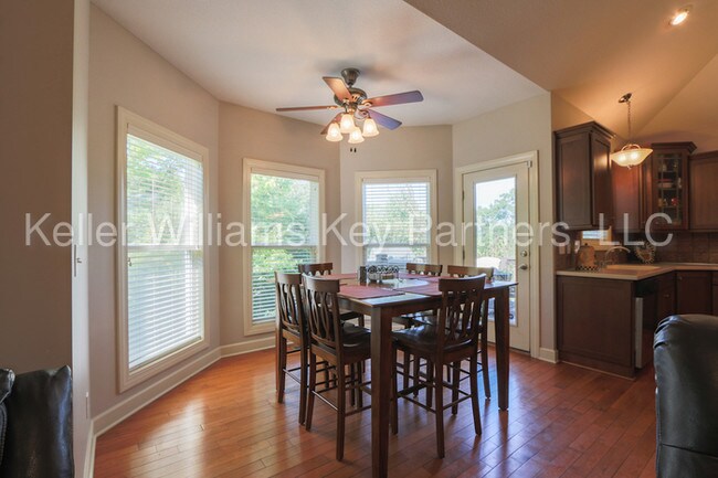 Foto del edificio - 11035 Cernech Road , Kansas City , KS , 66109