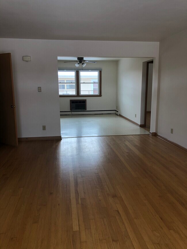 Foto del edificio - 6300 Eastgate Rd