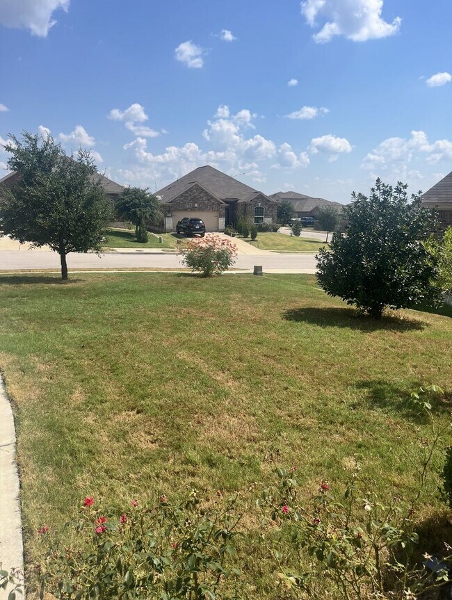 Foto del edificio - Beautiful 3-Bedroom, 2-Bath Home with Comm...