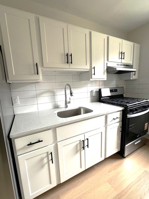 Building Photo - 212 N Arlington Ave