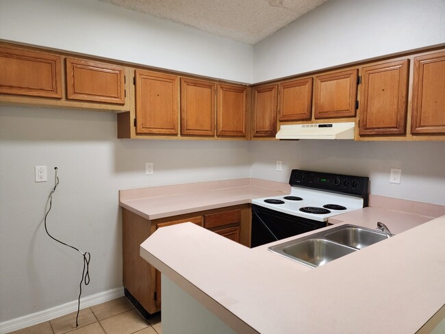 Foto del edificio - 954 Loquat Tree Rd