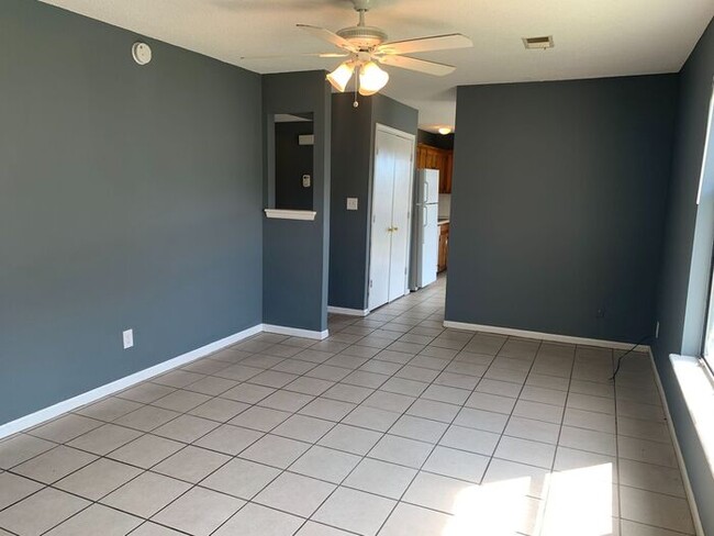 Building Photo - 513 Sky Vue Dr