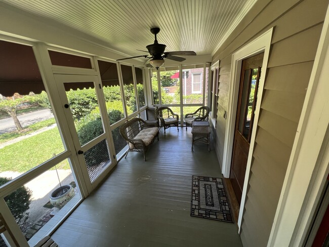 Building Photo - 1716 Lombardy Cir