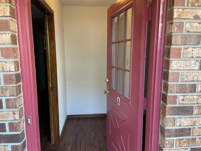 Entrance - 911 McCay Ave