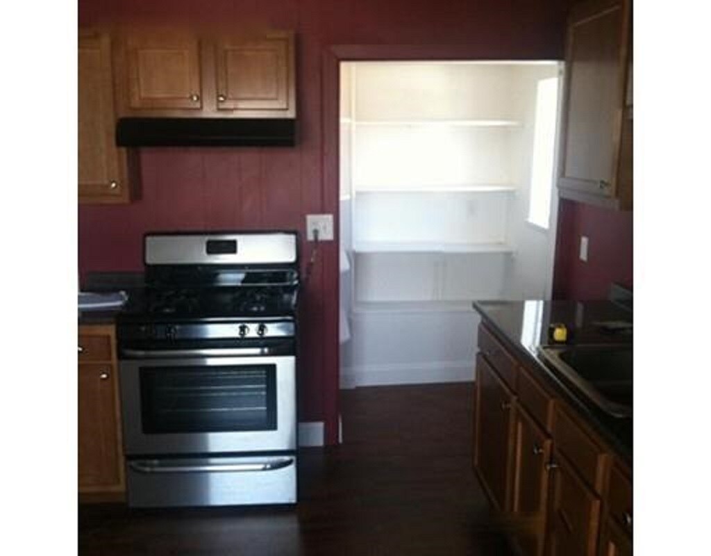 Primary Photo - 289 Chelsea St