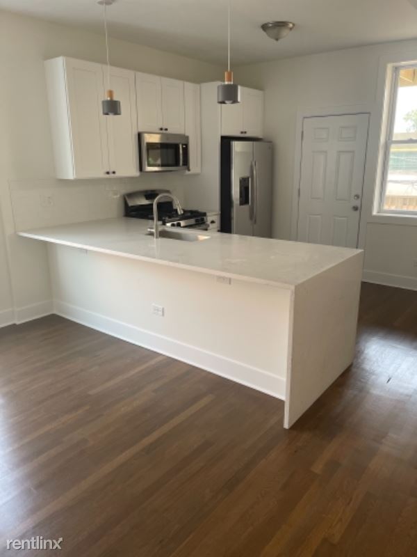Building Photo - 3 br, 2 bath Condo - 1439 E 66th Pl