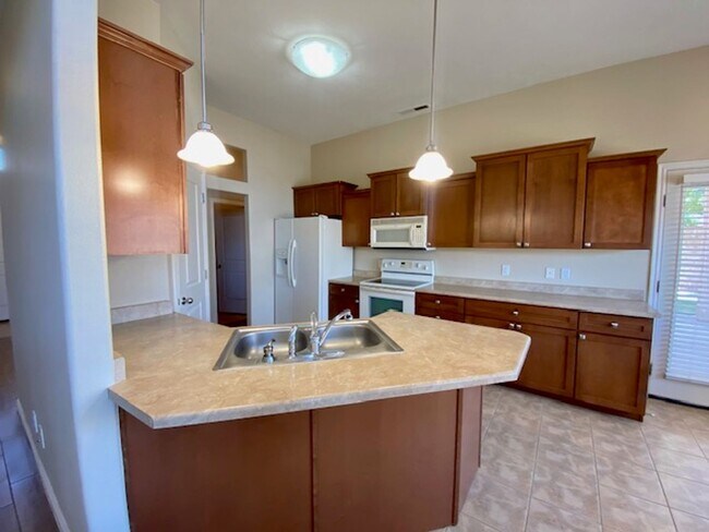 Building Photo - 394 N 2720 E