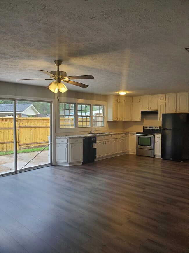 Foto del edificio - Spacious 4 bedroom in Berkshire West!