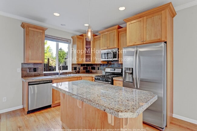 Building Photo - 3117 SW 173rd Ave