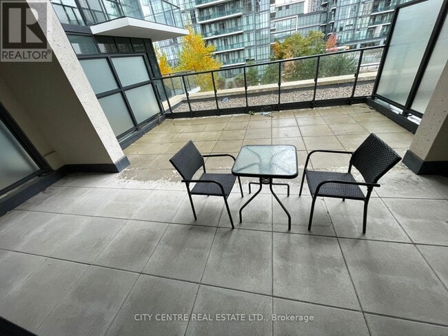 Photo du bâtiment - 4085 Parkside Village Dr