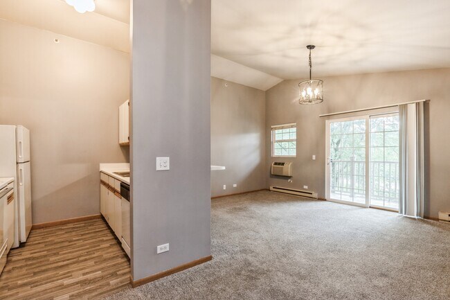 Building Photo - 1435 Spring Brook Ct