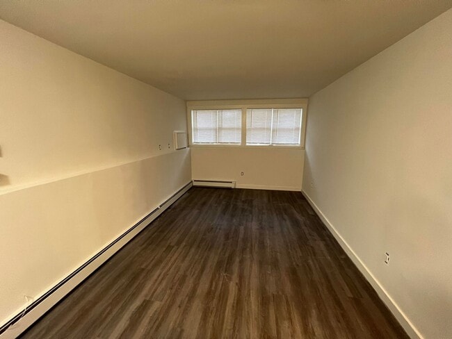 Interior Photo - 211 First Ave