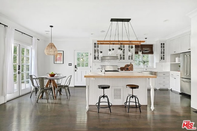 Foto del edificio - 11217 Kling St