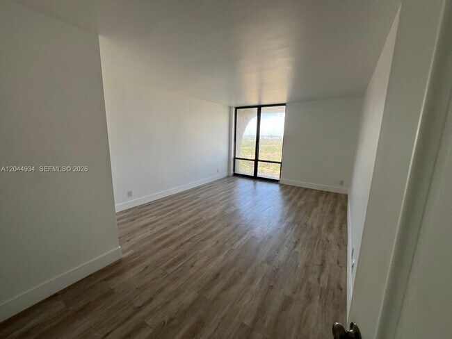 Foto del edificio - 1600 S Ocean Dr