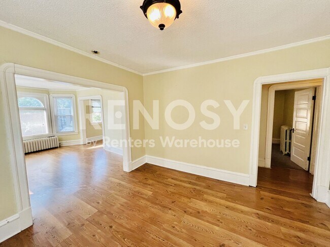 Building Photo - Spacious Upper-Level Duplex in the Heart of South Minneapolis.