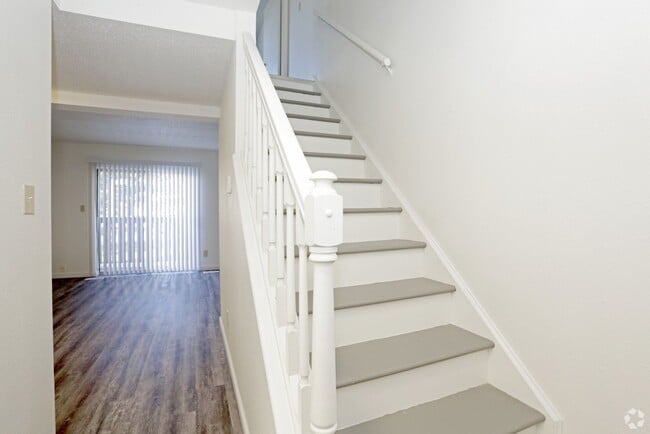 Building Photo - Tuscany Ridge Townhomes
