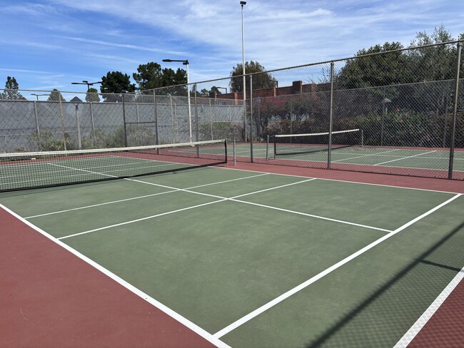 Building Photo - 27912 Ridgecove Ct N