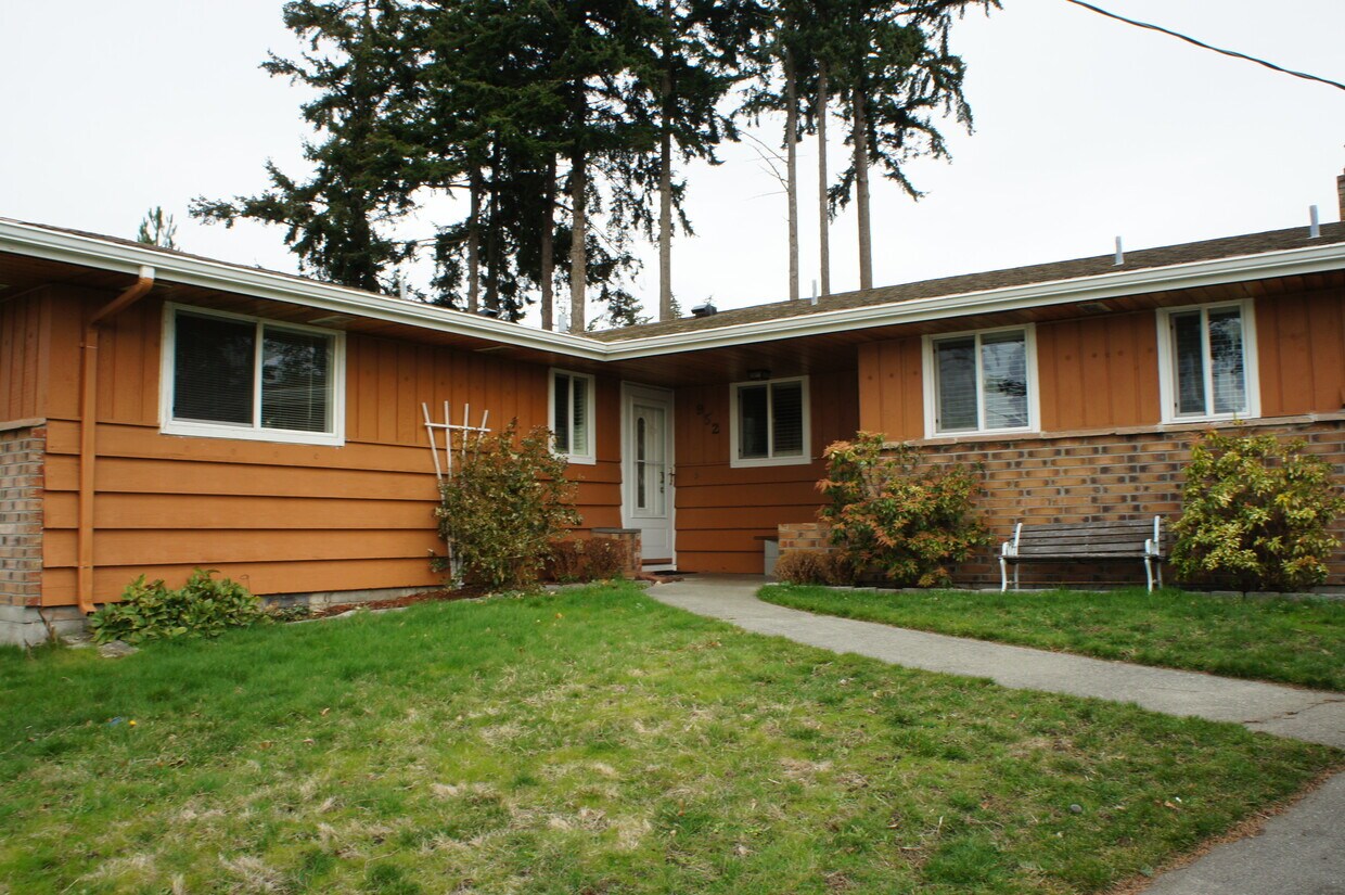 Foto principal - 952 NE Netlam Ln
