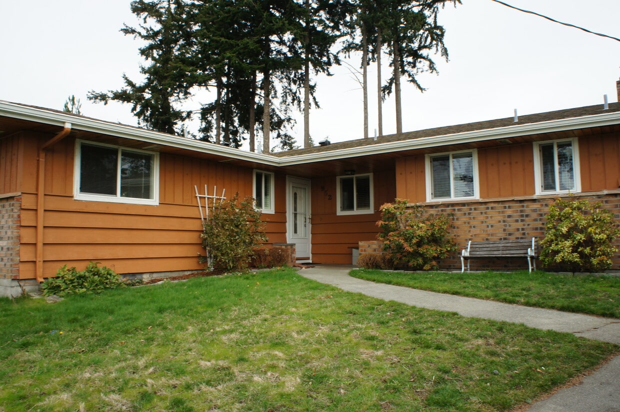 Primary Photo - 952 NE Netlam Ln
