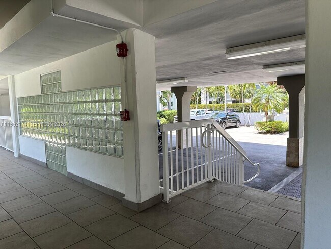 Foto del edificio - 1080 99th St