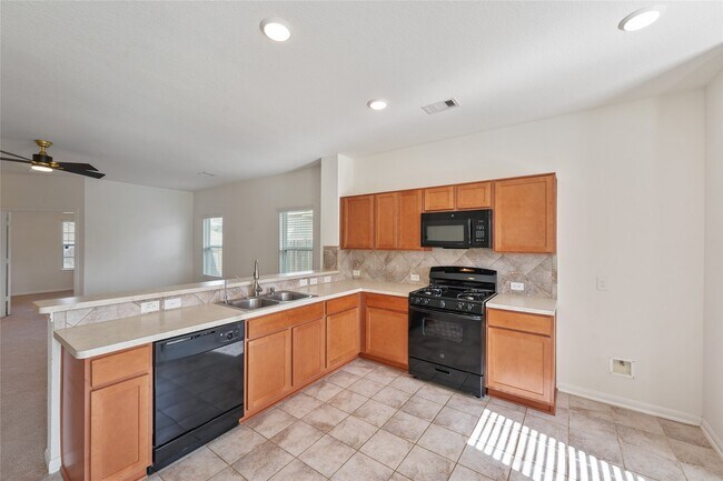 Foto del edificio - 5006 Fairwater Ct