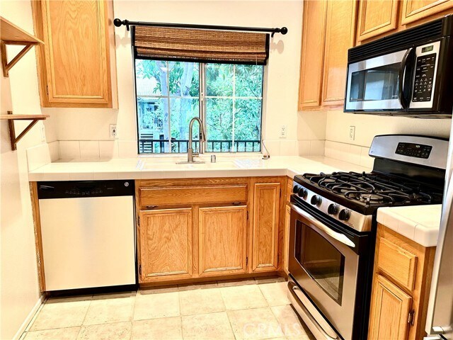 Building Photo - 214 Chaumont Cir