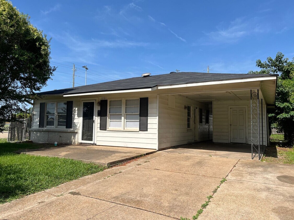 Primary Photo - 3BR/1BA off Shed Road in Bossier City