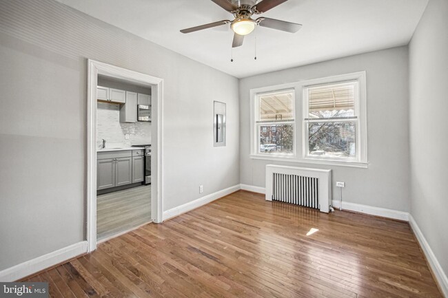 Building Photo - 45 N Kossuth St